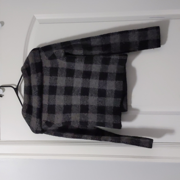 Ellen Tracey Black and Grey Sweater Cape - Picture 2 of 4